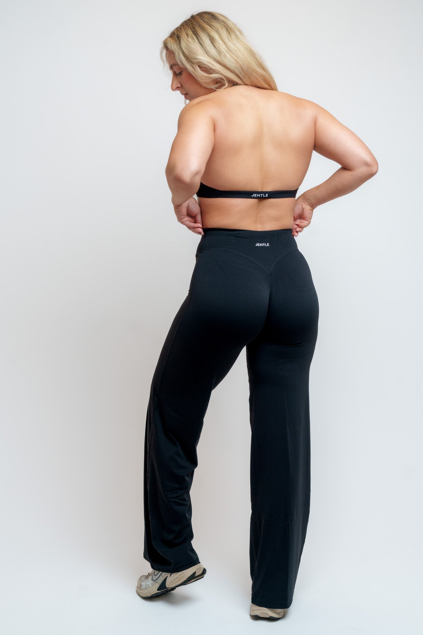 Ease x Amalie Vad - Straight Leg Pants (Black)