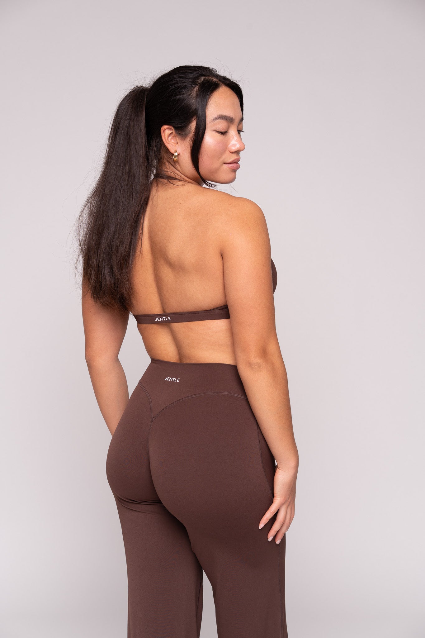 Ease x Amalie Vad - Halterneck Sports bra (Coffee Brown)