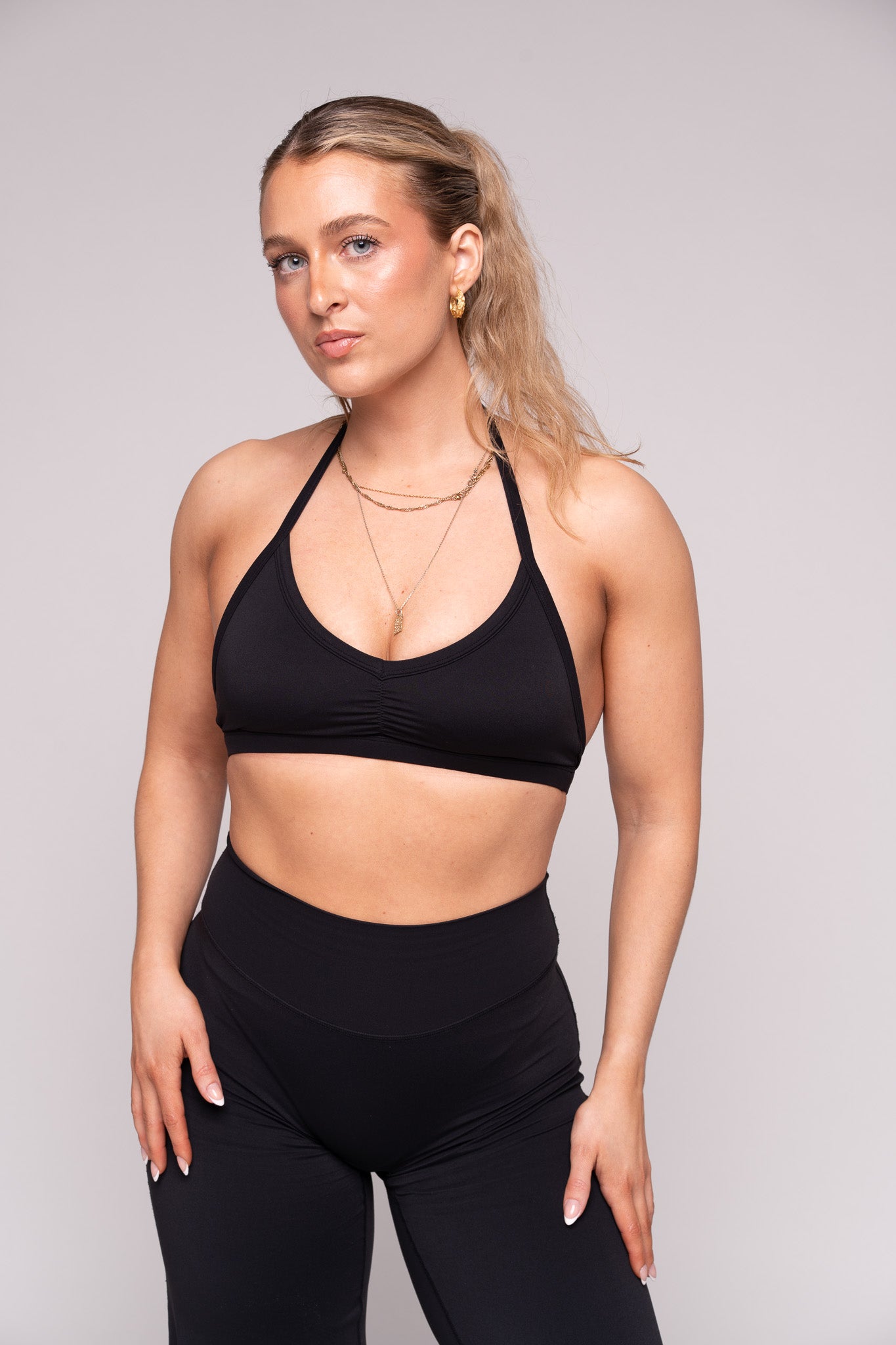 Ease x Amalie Vad - Halterneck Sports Bra (Black)