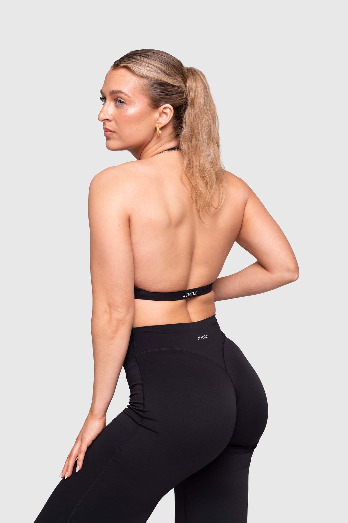 Ease x Amalie Vad - Halterneck Sports Bra (Black)