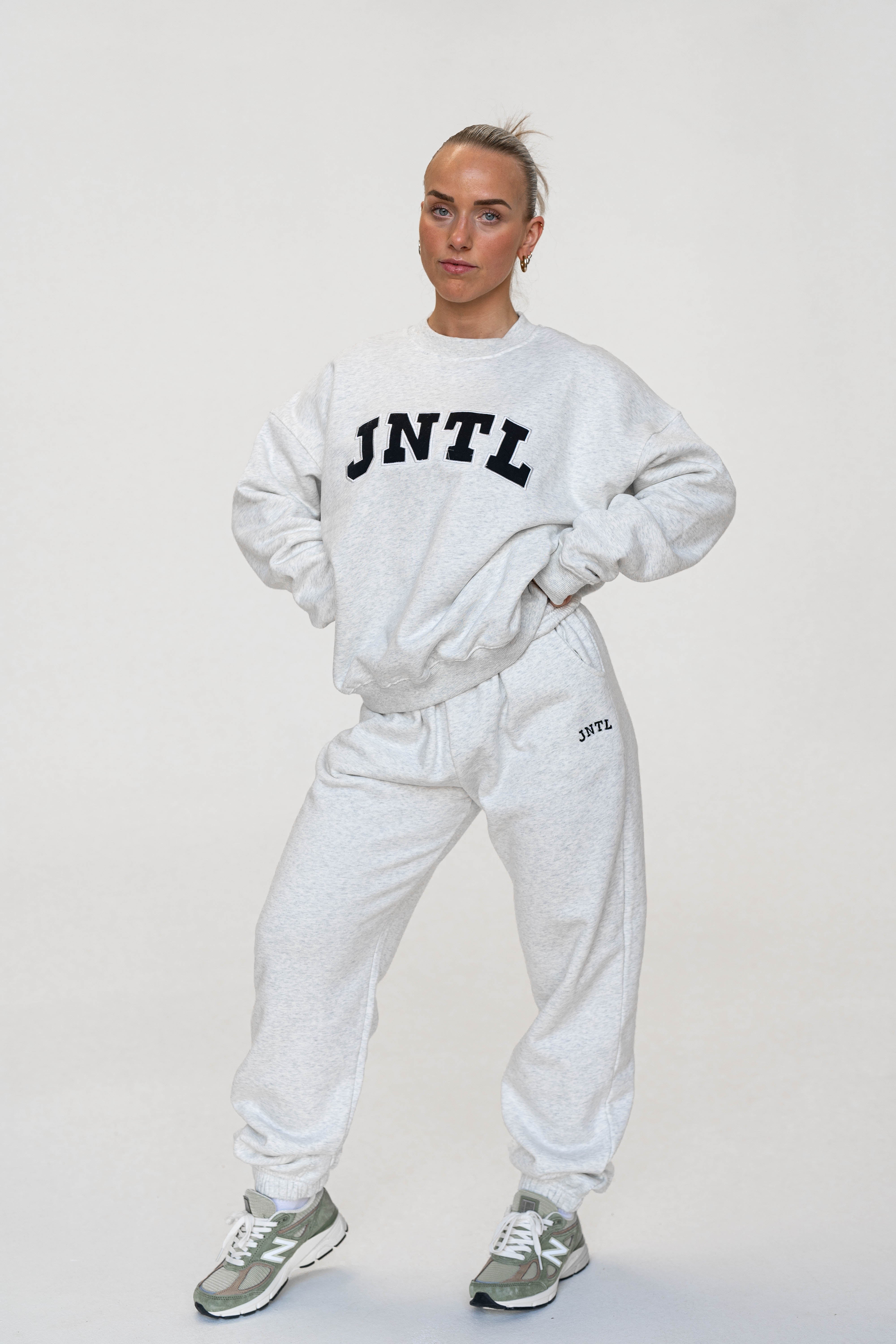JNTL Sweatpants (Light Grey)