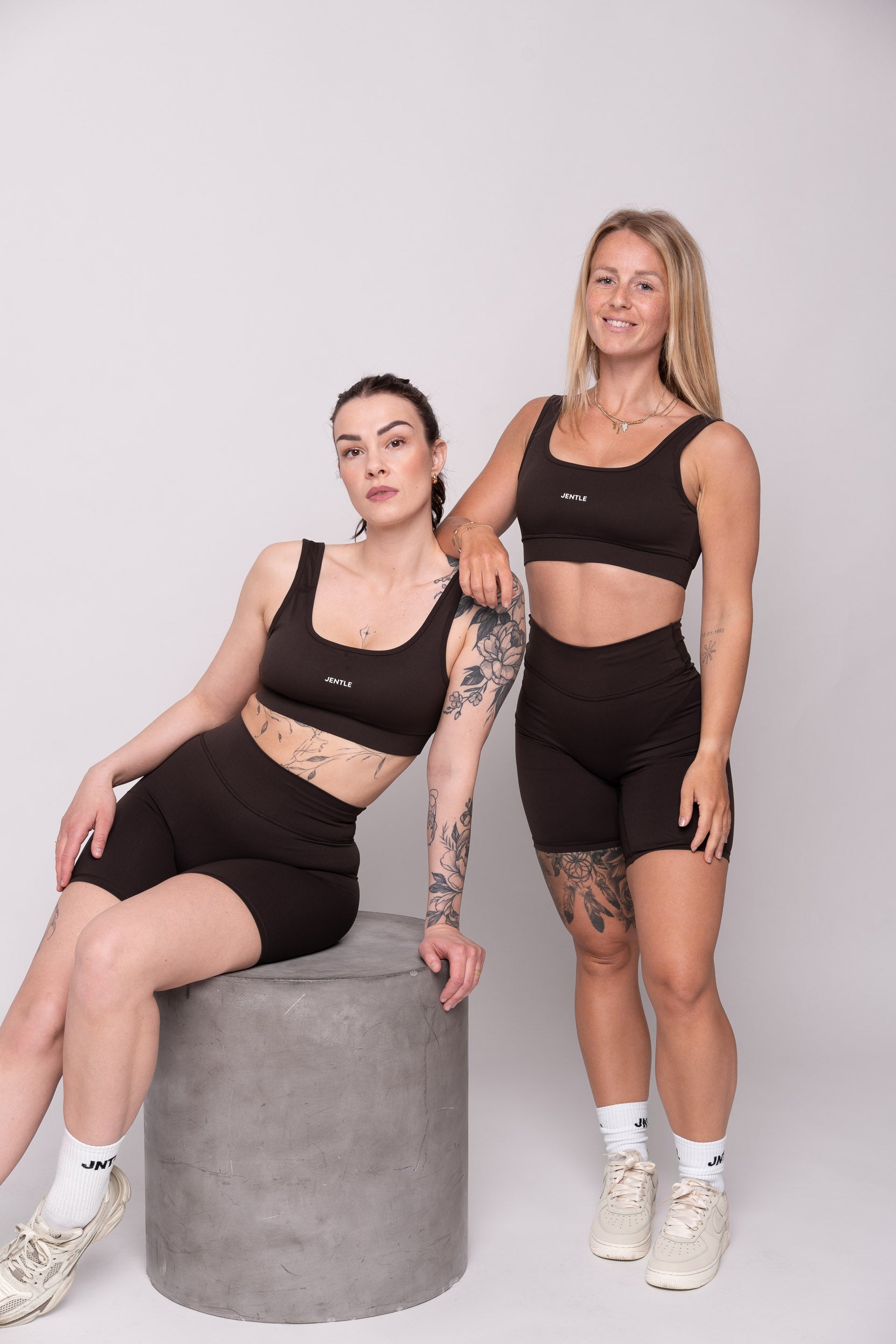 Ease Shorts (Dark Brown)