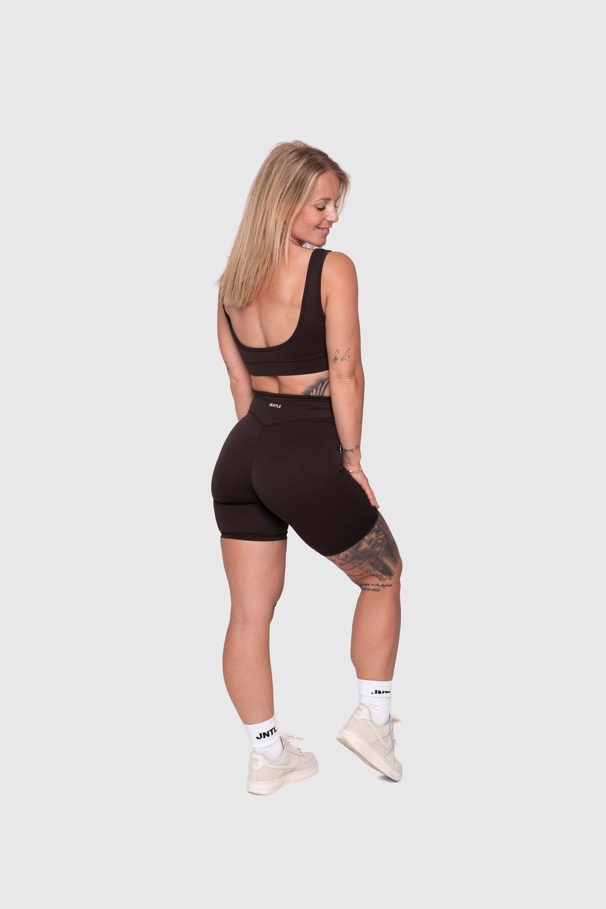 Ease Shorts (Dark Brown)