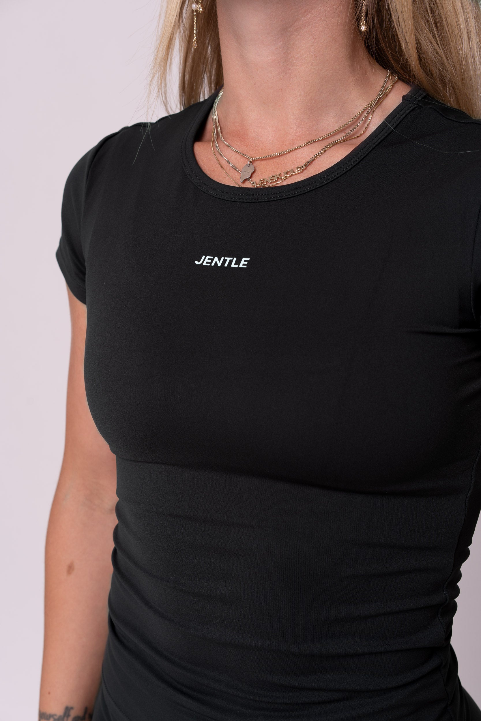 Ease T-Shirt (Black)