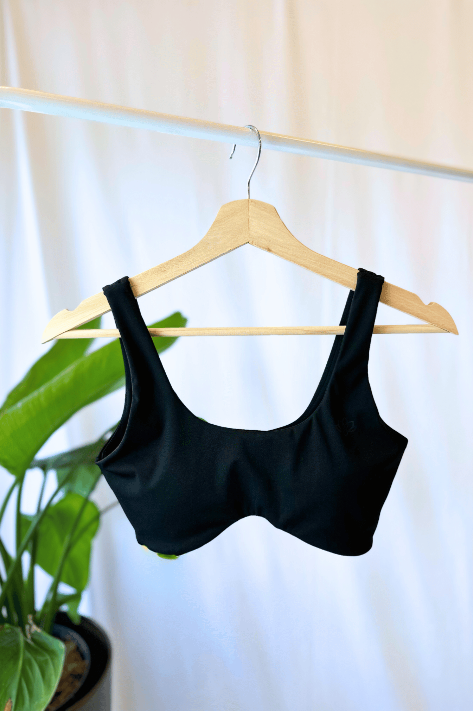 Alba Sports Bra (Black) - Jentle