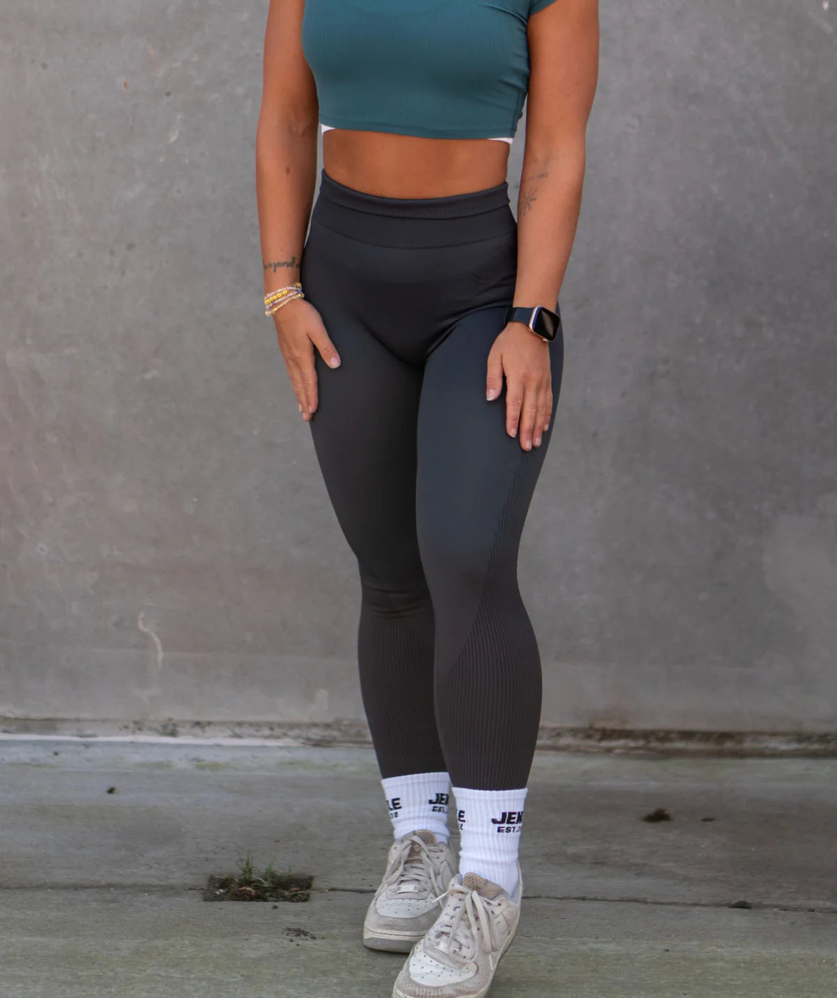 Perform Leggings (Black)