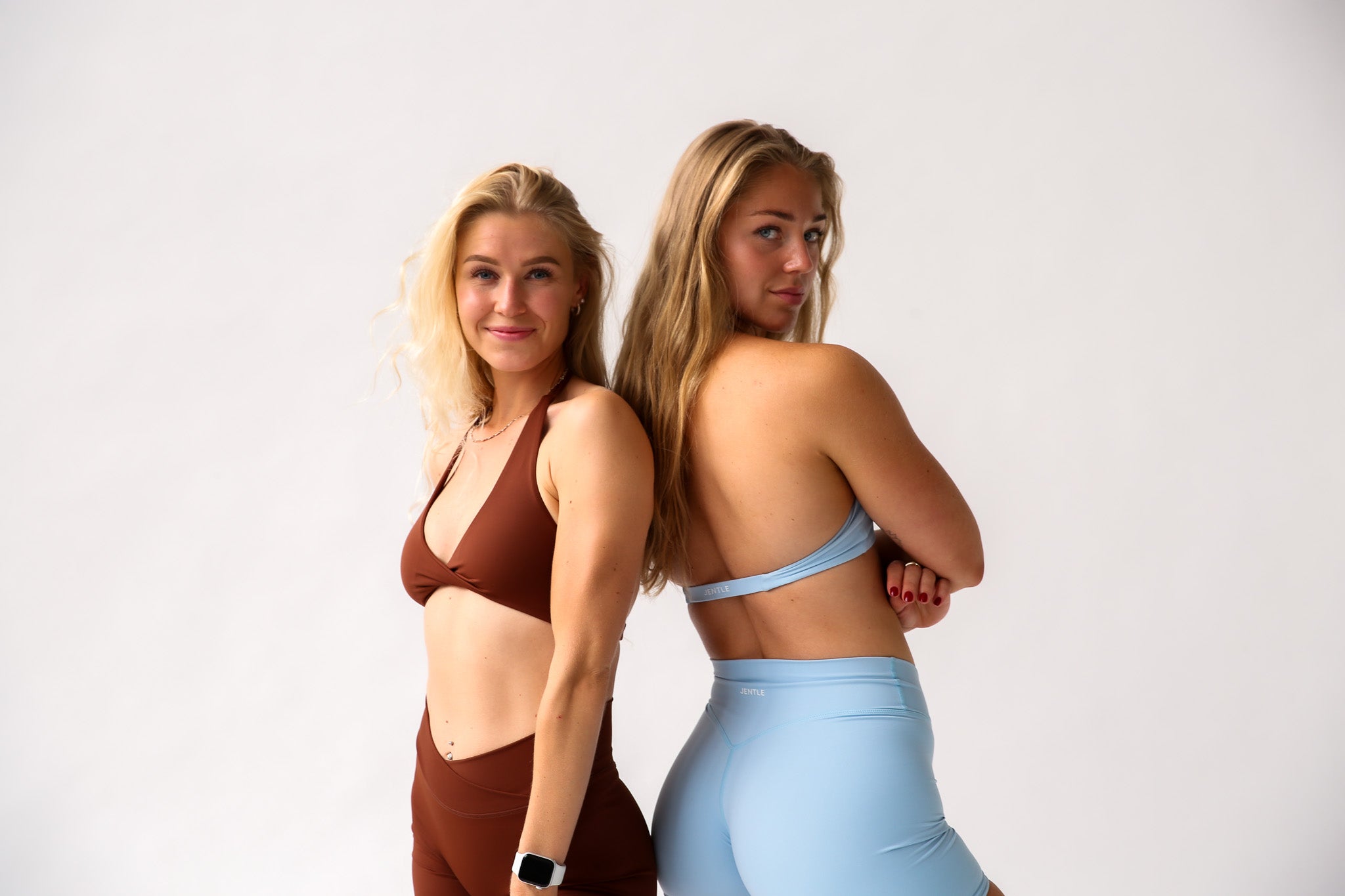 Thrive Halterneck Sports Bra (Brown)