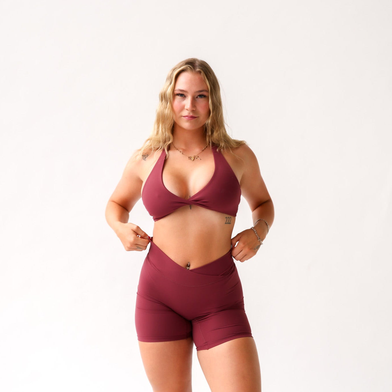 Thrive Halterneck Sports Bra (Bordeaux)