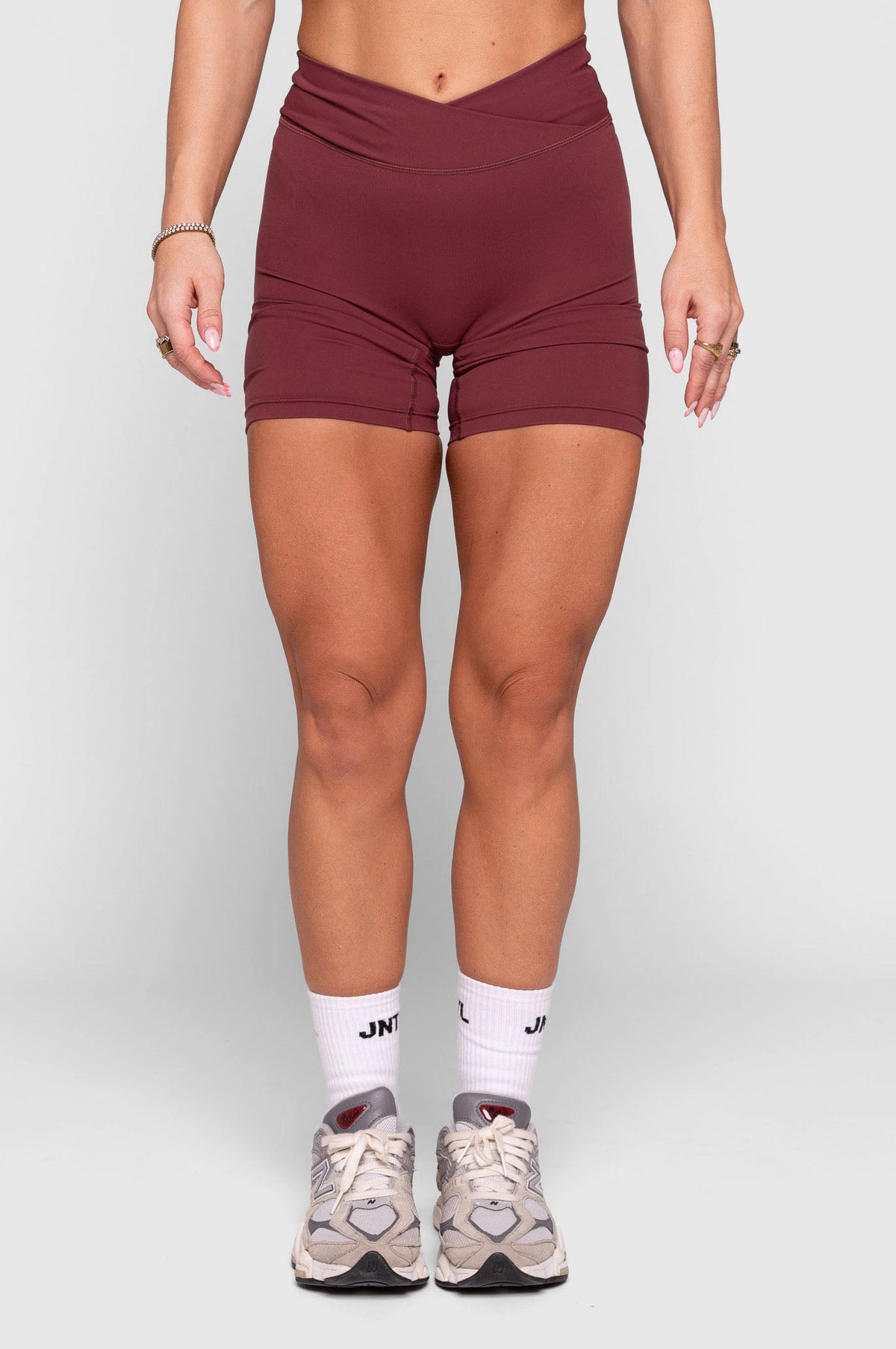 Thrive V-Cut Shorts (Bordeaux)