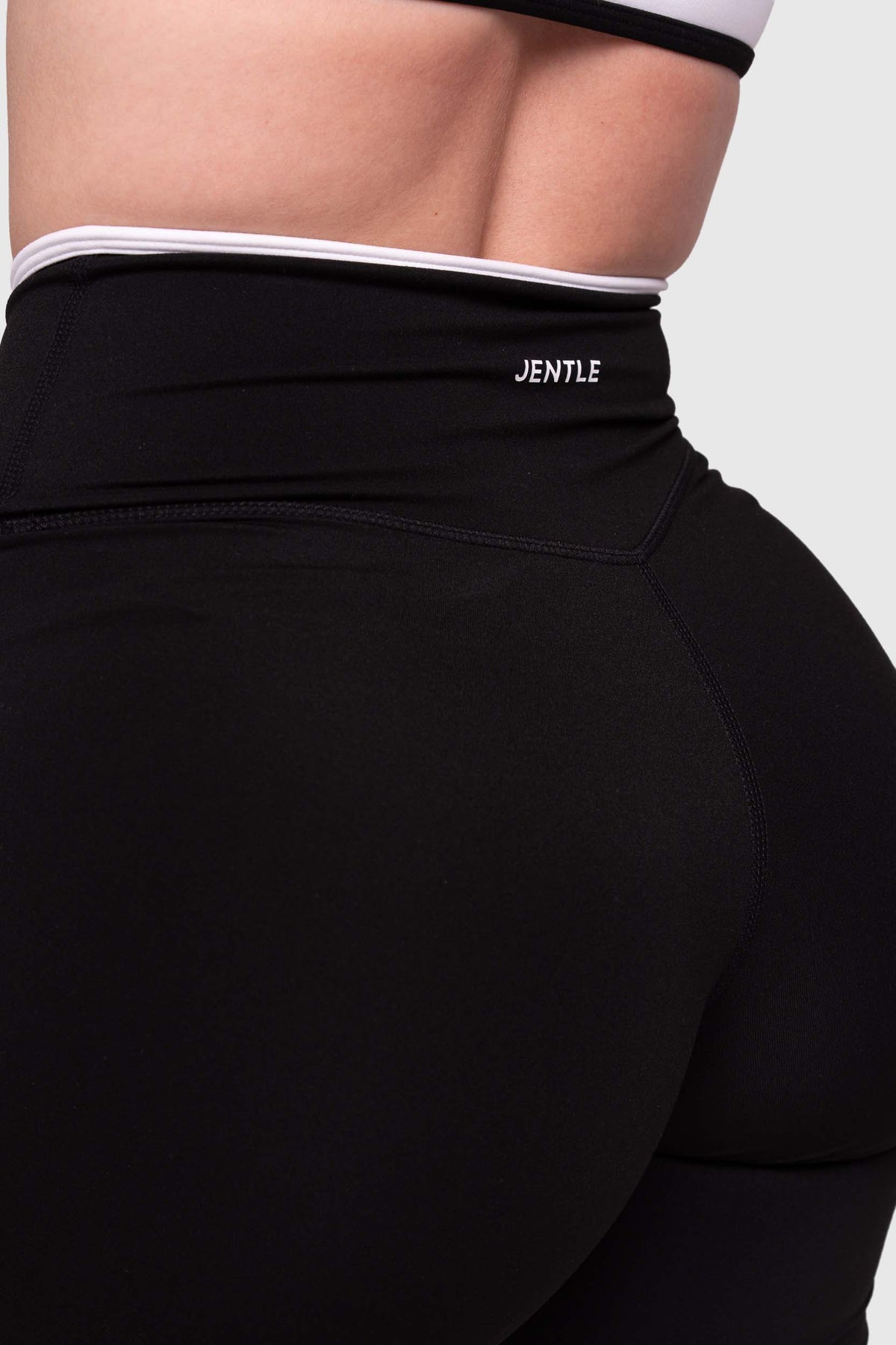 Day V-Cut Line Shorts (Black)