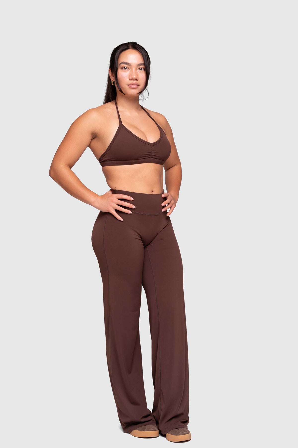 Ease x Amalie Vad - Halterneck Sports bra (Coffee Brown)