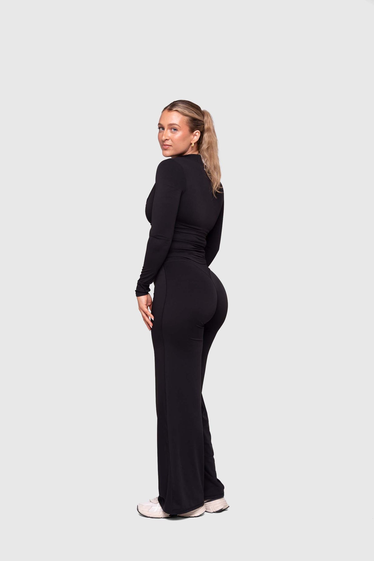 Ease x Amalie Vad - Zippy Jacket (Black)