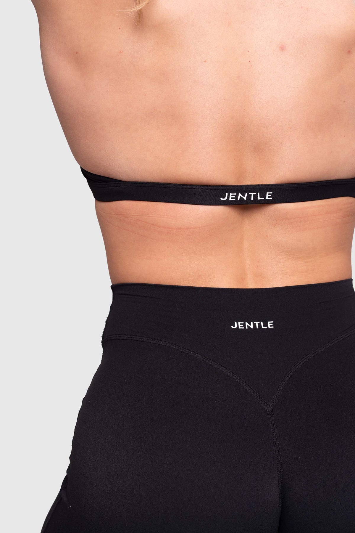 Ease x Amalie Vad - Halterneck Sports Bra (Black)
