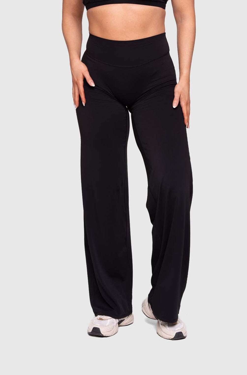 Ease Straight Leg Pants (Black)