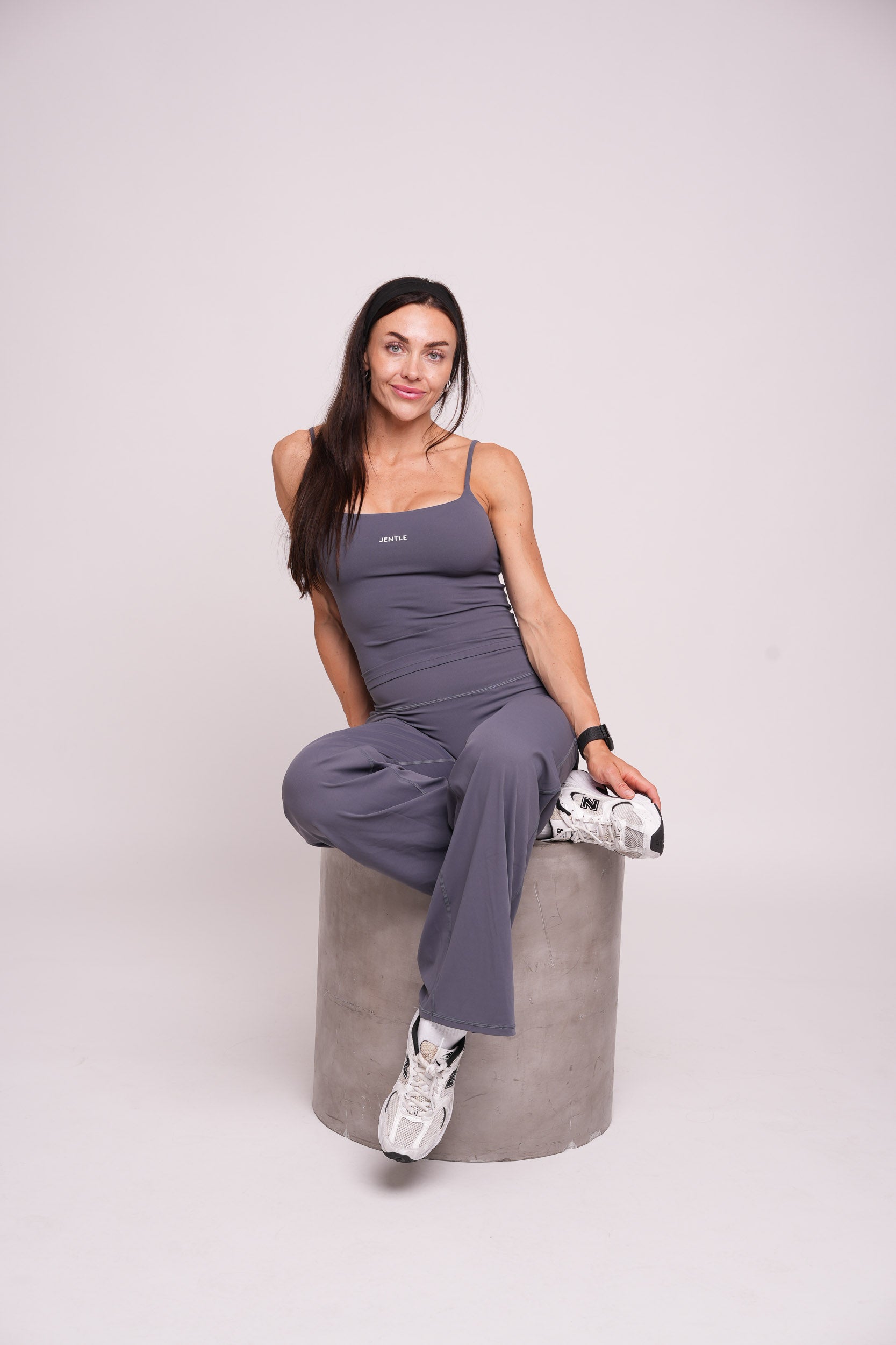 Ease Top (Dark Grey)