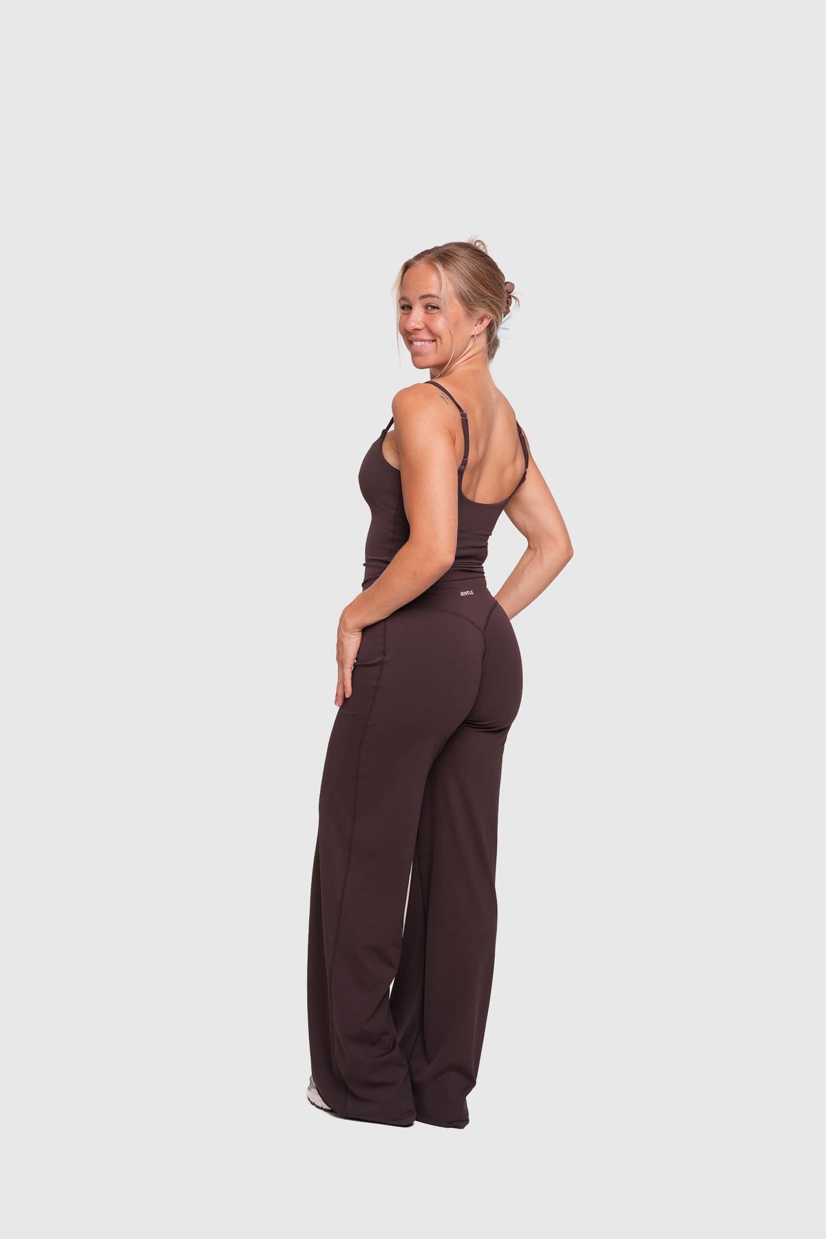 Ease Straight Leg Pants (Dark Brown)