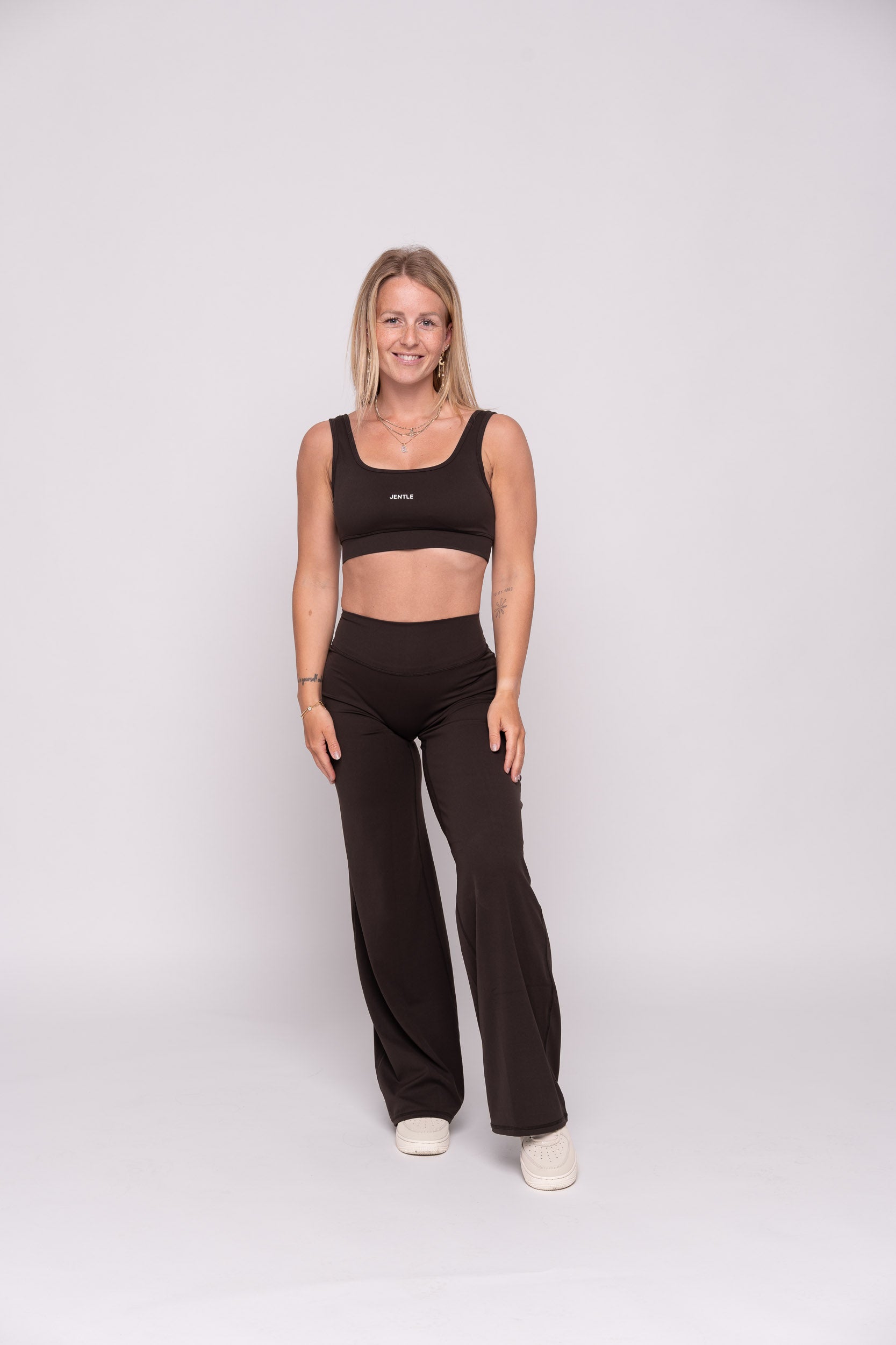 Ease Straight Leg Pants 2.0 (Dark Brown)