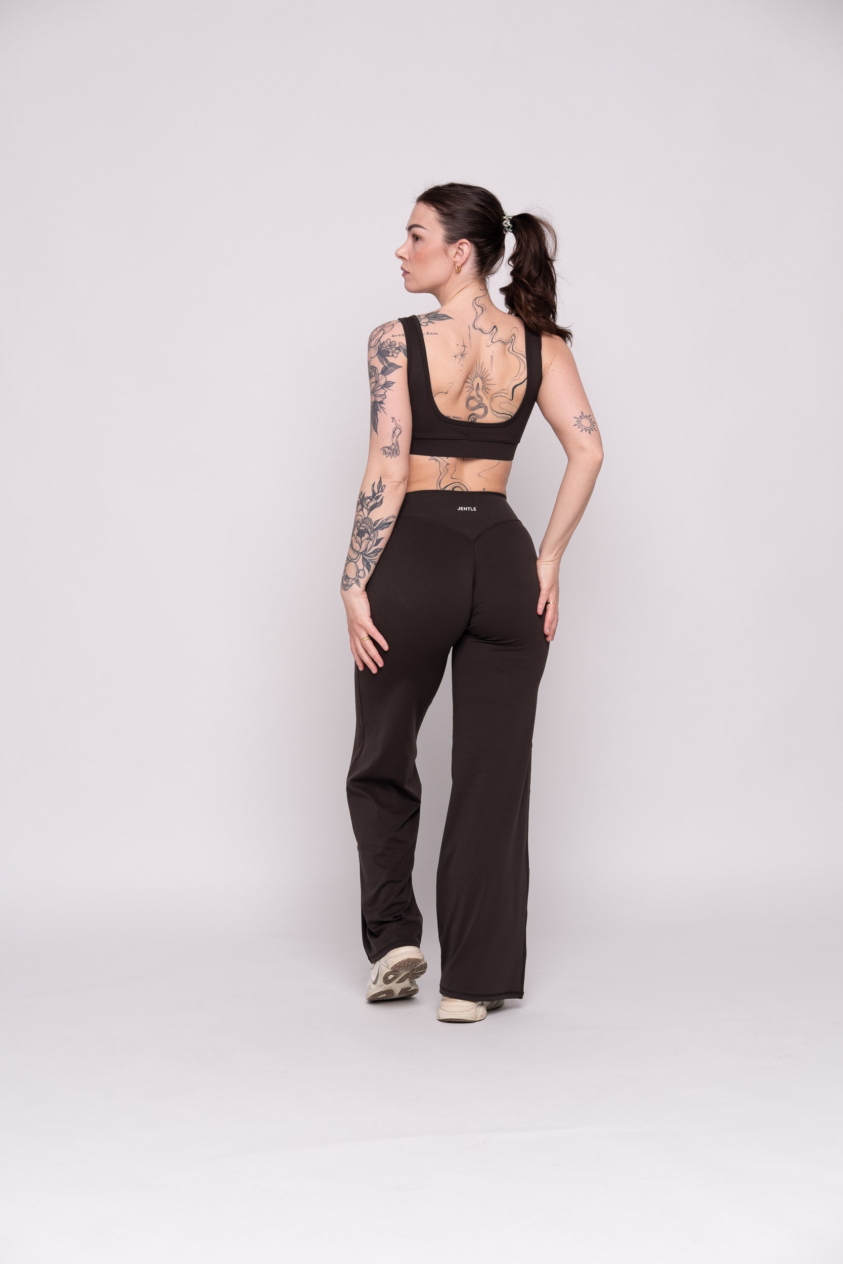 Ease Straight Leg Pants 2.0 (Dark Brown)