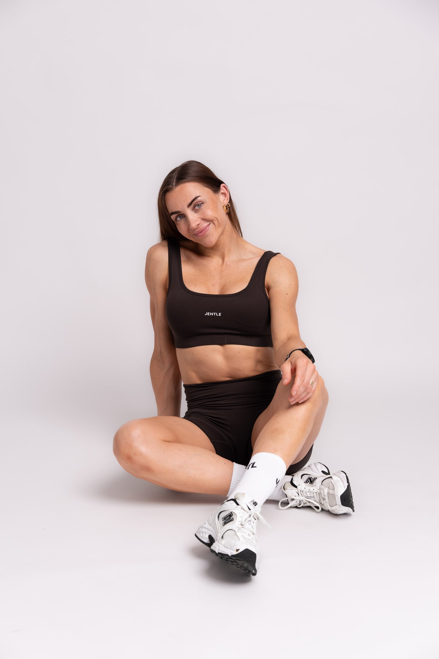 Ease Performance Sports Bra (Dark Brown)