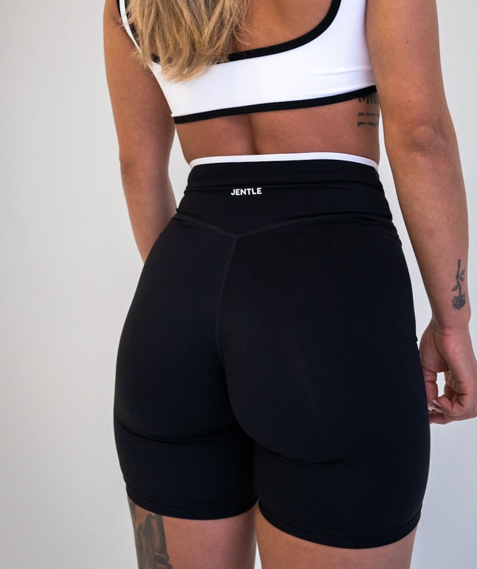 Day Line Shorts (Black)